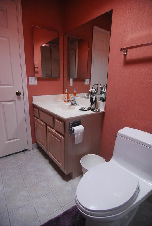 Private Room With King Bed, Wet Bar And Dining Near Daly City Bart Subway Station Exterior foto